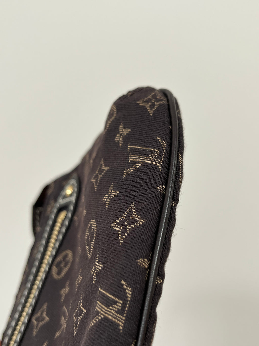 Louis Vuitton Mini Lin Pochette