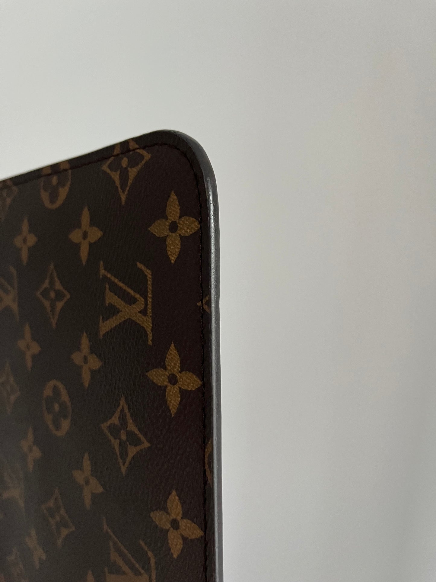 Louis Vuitton Neverfull Pouch