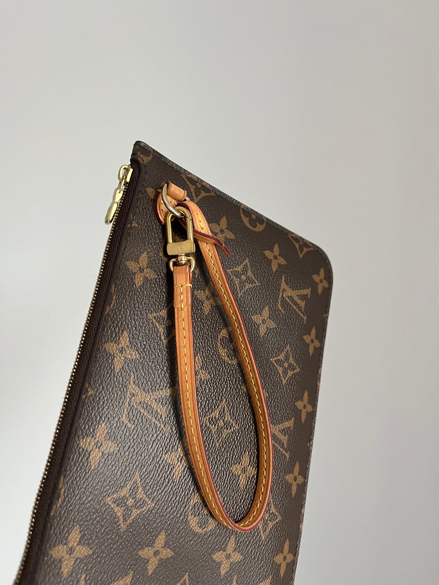 Louis Vuitton Neverfull Pouch